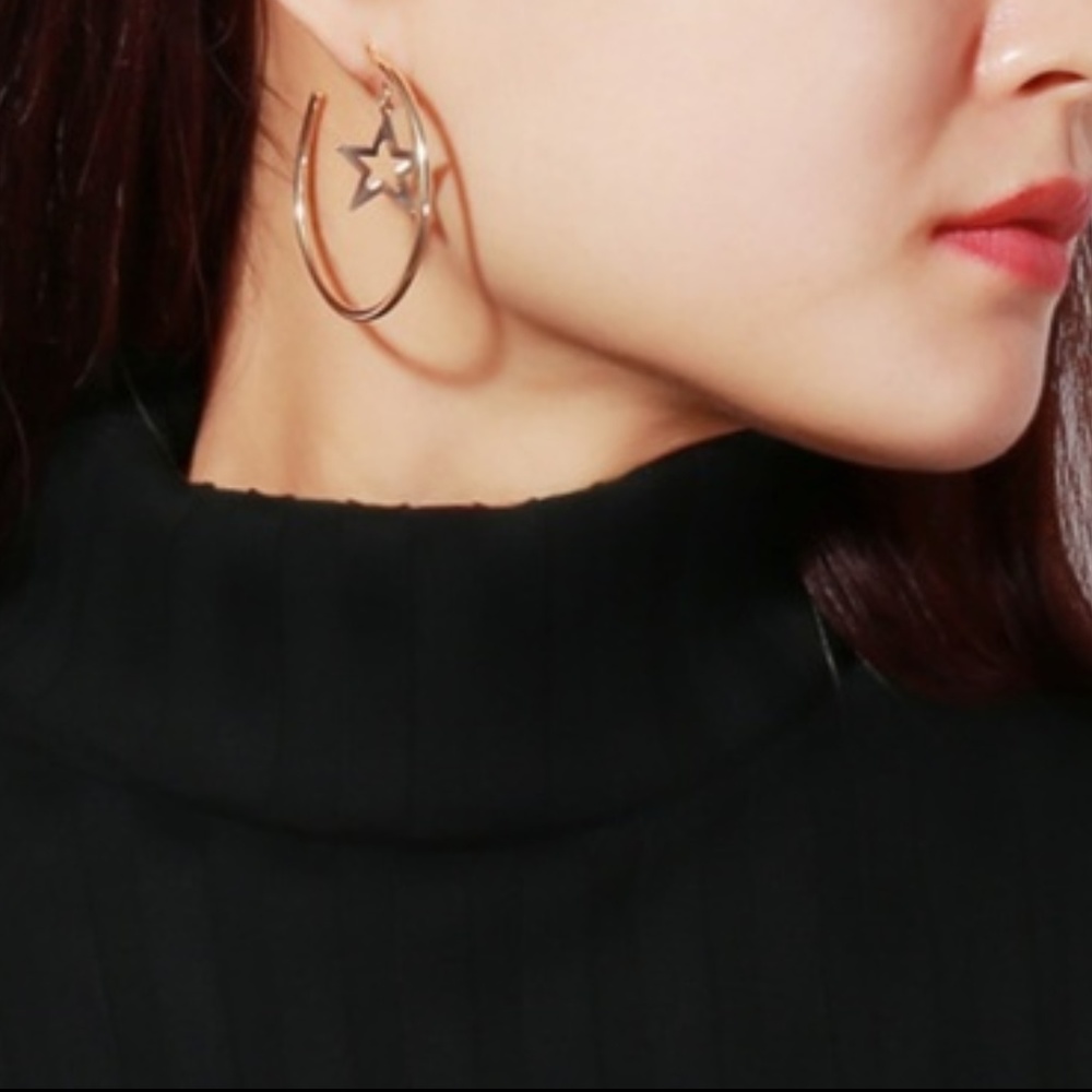 ✨HOST PICK NWT Trendy Star gold-Tone hoop earrings